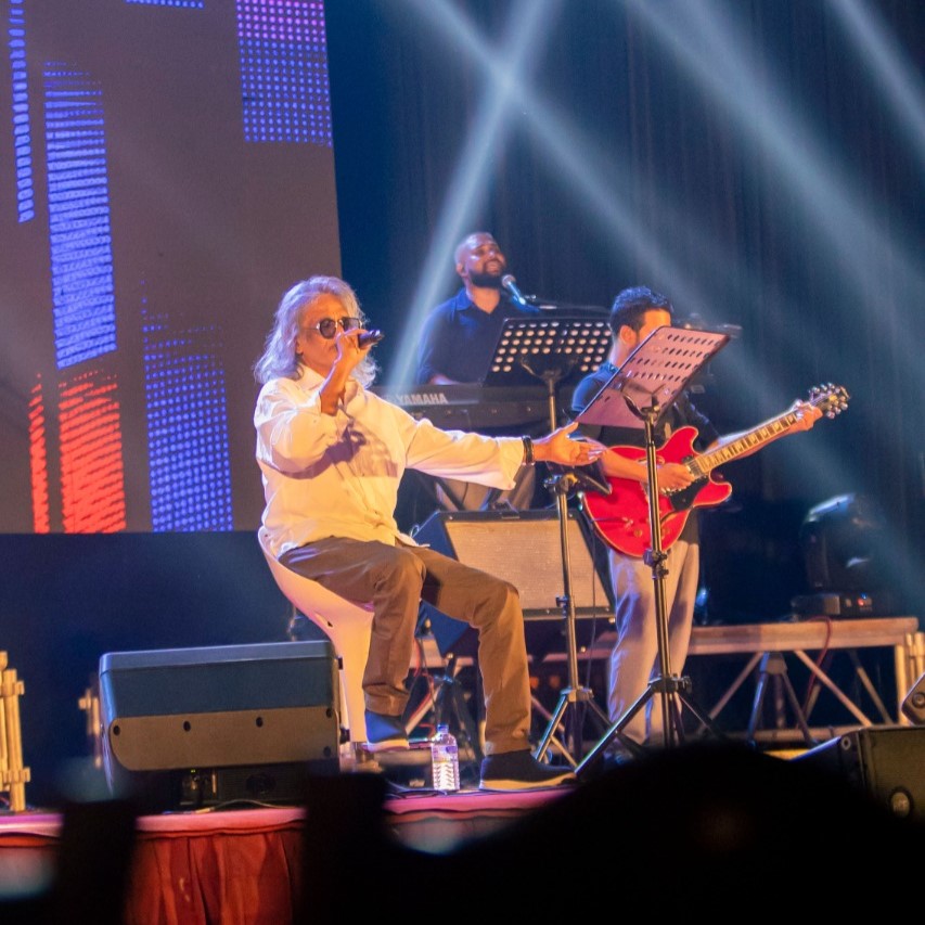 Obawa Soya,senaka,batagoda,senakabatagoda,senaka batagoda,sereenabatagoda,sereena,Sri Lanka,Folk music,Musician,Singing,Percussion,Rock,Reggae,Pop,Versatility,Vocalist,Guitarist